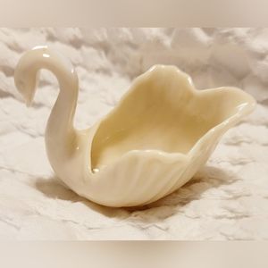 Lenox swan